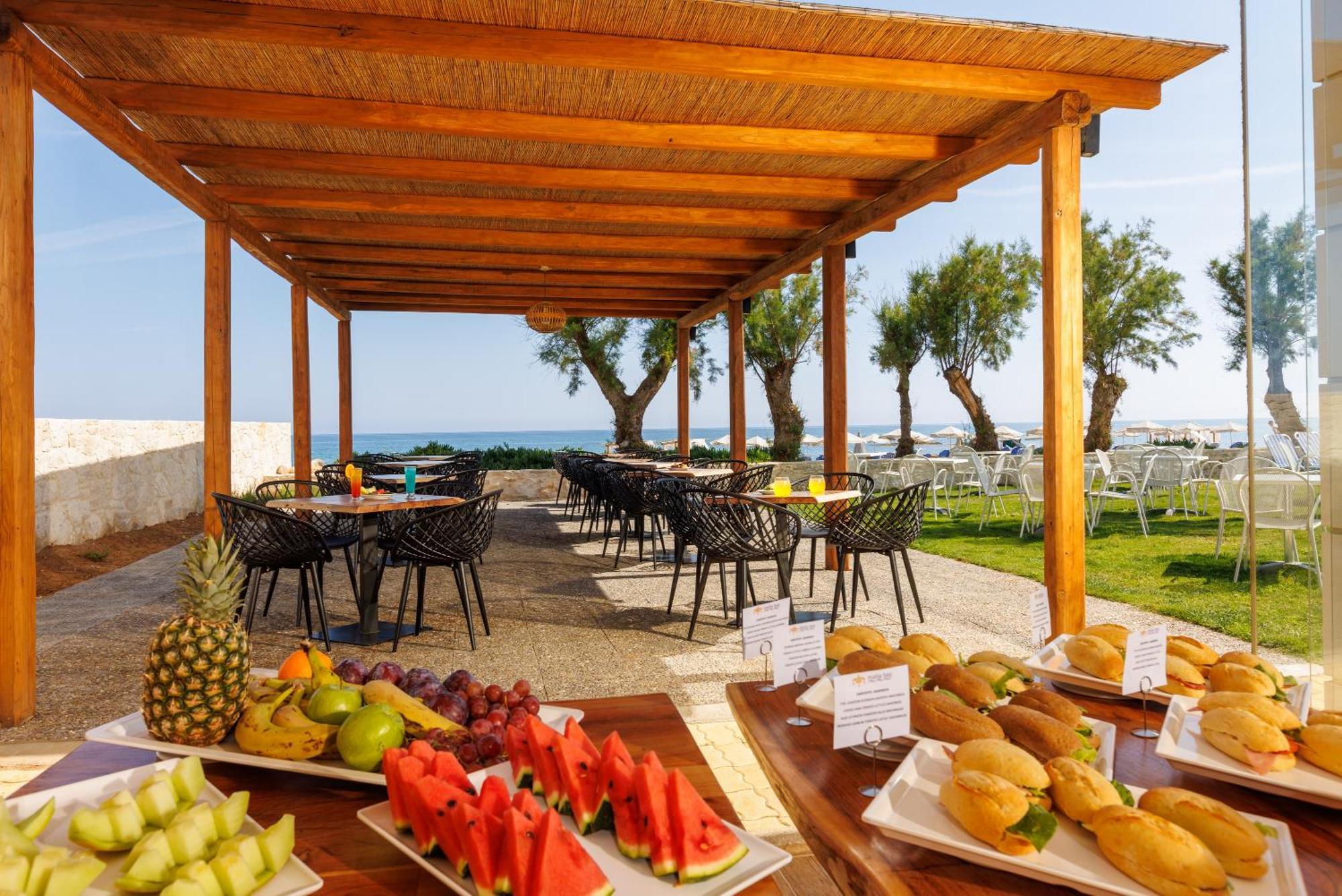 Malia Bay Beach Hotel & Bungalows ภายนอก รูปภาพ