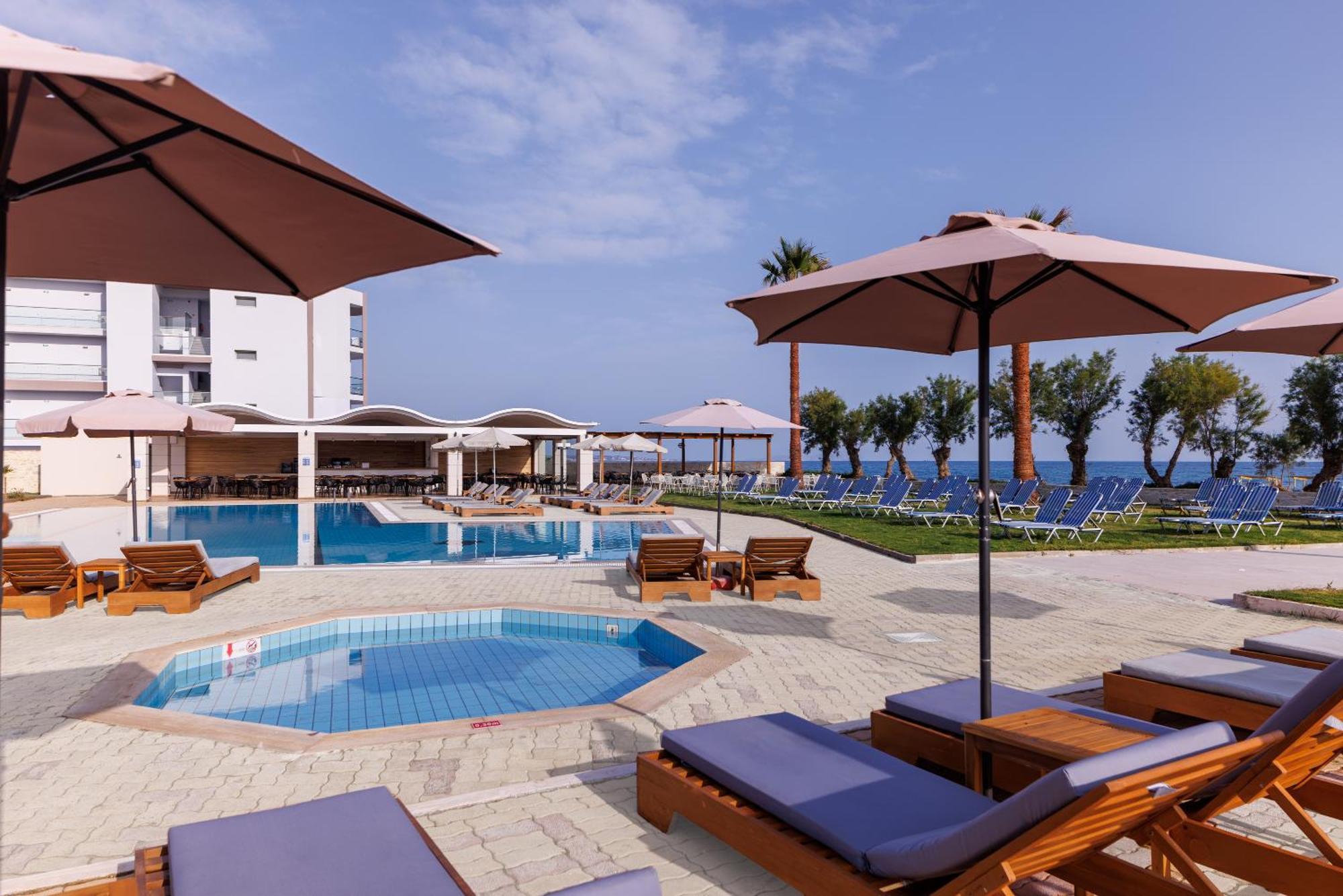 Malia Bay Beach Hotel & Bungalows ภายนอก รูปภาพ
