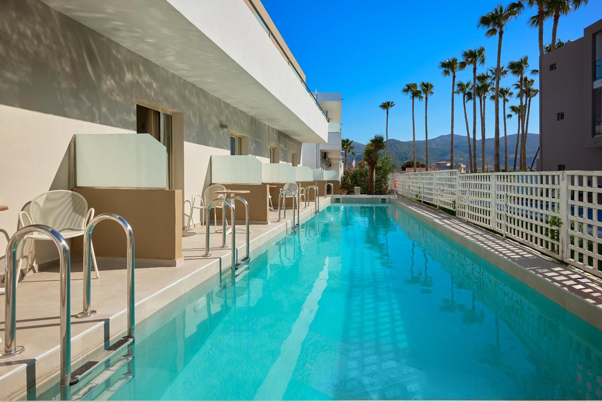 Malia Bay Beach Hotel & Bungalows ภายนอก รูปภาพ