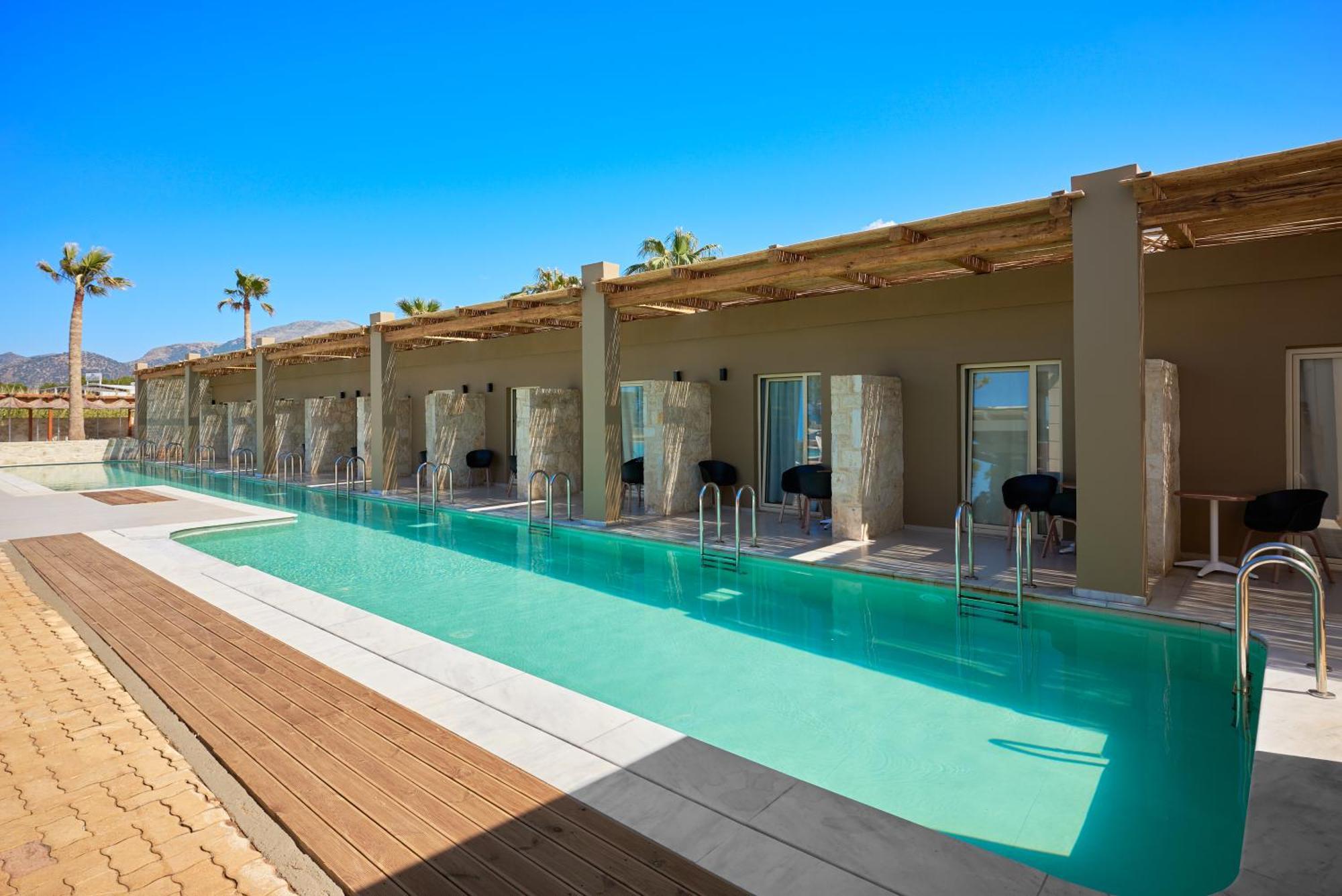 Malia Bay Beach Hotel & Bungalows ภายนอก รูปภาพ