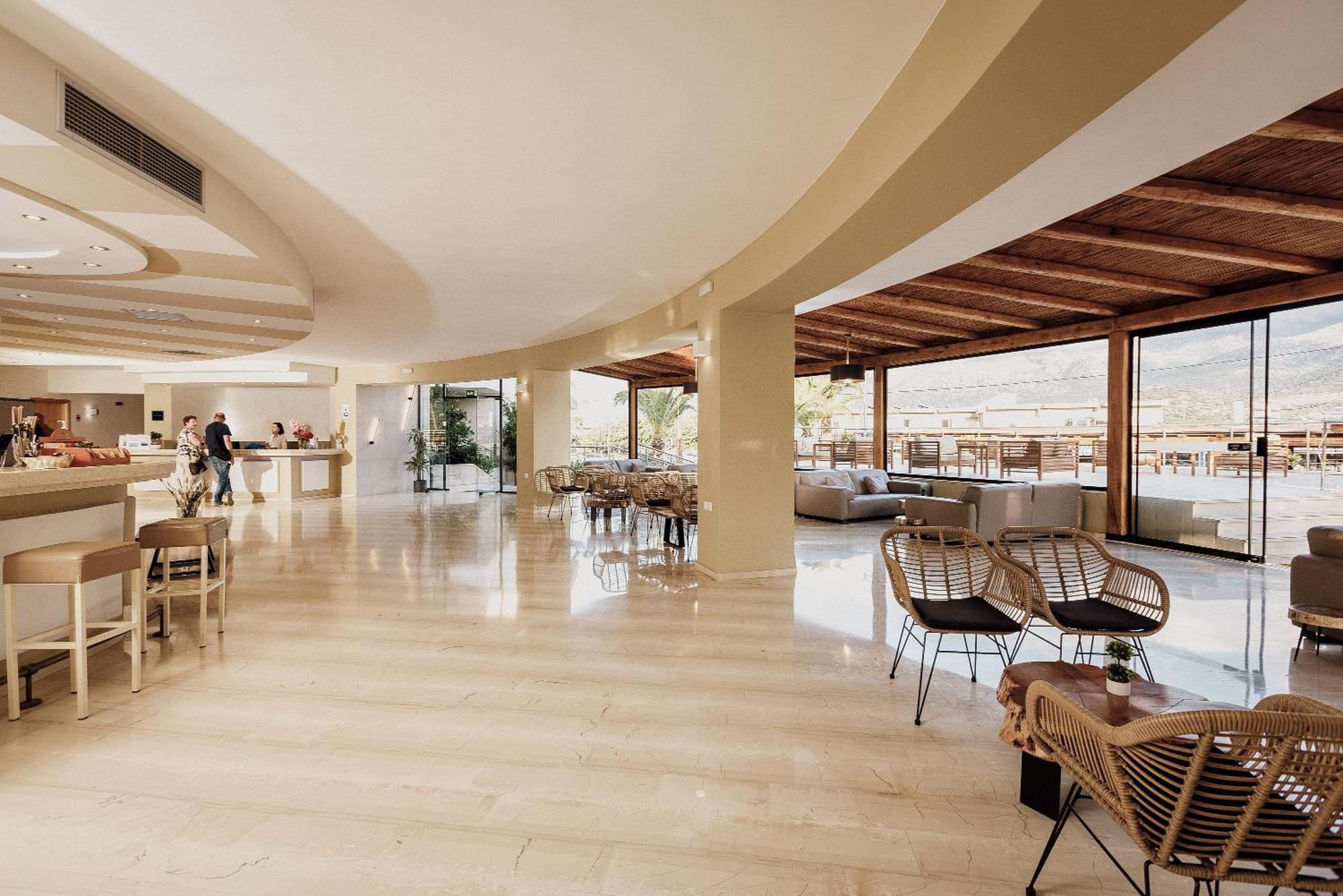 Malia Bay Beach Hotel & Bungalows ภายนอก รูปภาพ